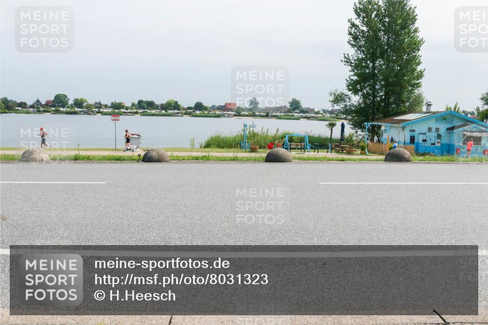 15.06.2025 - 27. Vierlanden-Triathlon H.Heesch http://msf.ph/oto/8031323 15.06.2025 11:33:03 Radfahren 650 meine-sportfotos.de
