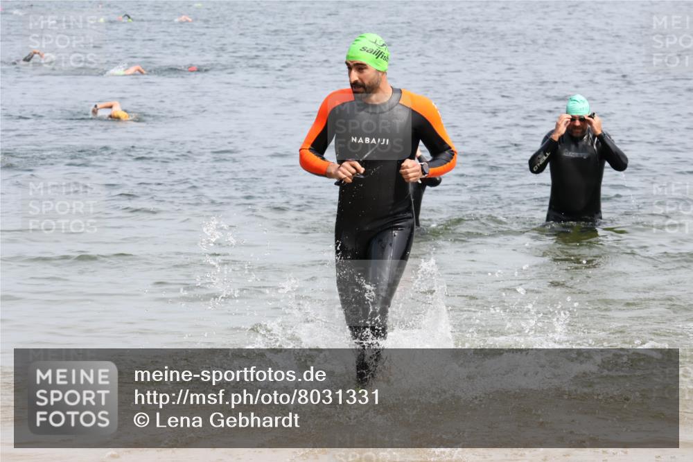 15.06.2025 - 27. Vierlanden-Triathlon Lena Gebhardt http://msf.ph/oto/8031331 15.06.2025 11:10:29 Schwimmen 772, 953 meine-sportfotos.de