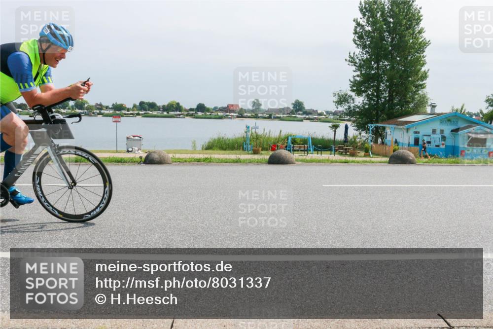 15.06.2025 - 27. Vierlanden-Triathlon H.Heesch http://msf.ph/oto/8031337 15.06.2025 11:33:08 Radfahren 173, 755, 757 meine-sportfotos.de