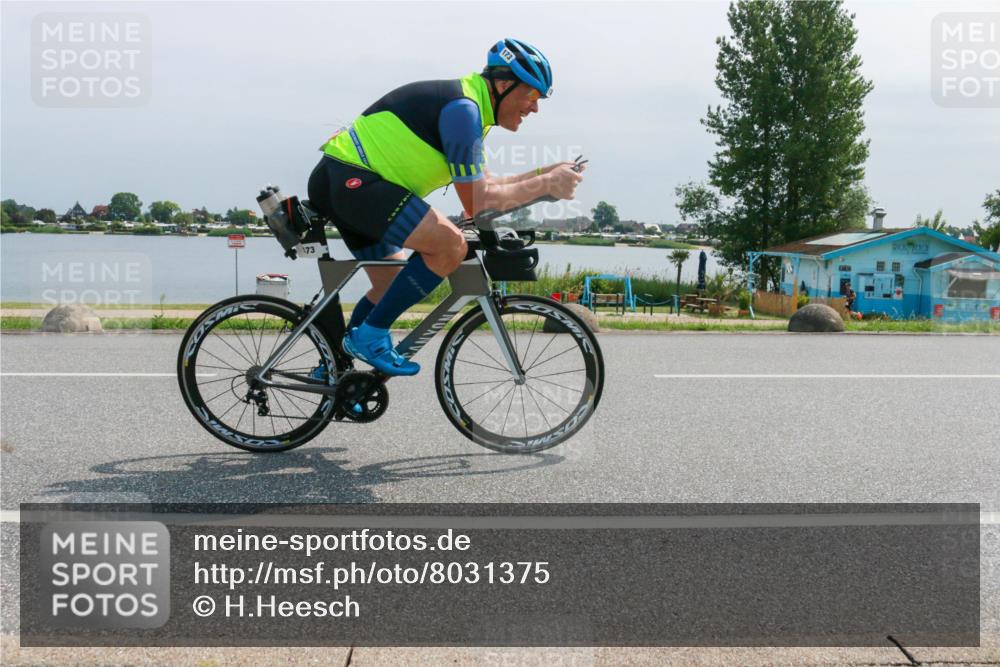 15.06.2025 - 27. Vierlanden-Triathlon H.Heesch http://msf.ph/oto/8031375 15.06.2025 11:33:08 Radfahren 173, 755, 757 meine-sportfotos.de