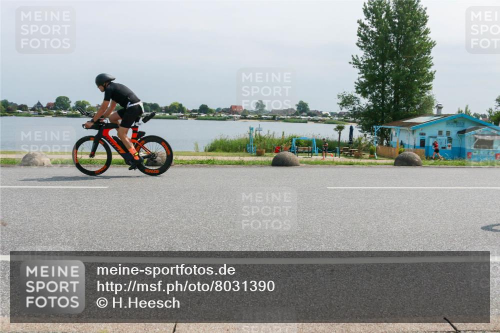 15.06.2025 - 27. Vierlanden-Triathlon H.Heesch http://msf.ph/oto/8031390 15.06.2025 11:33:11 Radfahren 173, 755, 757, 950 meine-sportfotos.de