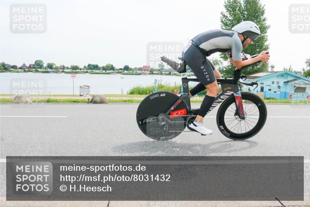 15.06.2025 - 27. Vierlanden-Triathlon H.Heesch http://msf.ph/oto/8031432 15.06.2025 10:35:57 Radfahren 87, 300, 390 meine-sportfotos.de