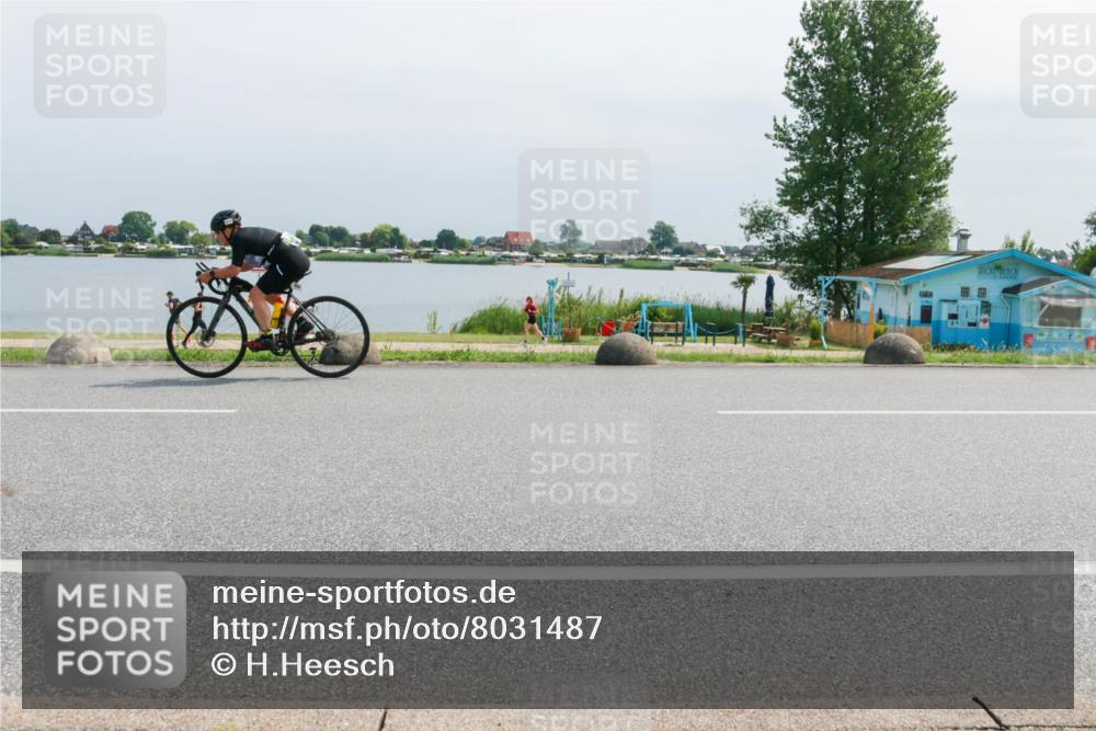 15.06.2025 - 27. Vierlanden-Triathlon H.Heesch http://msf.ph/oto/8031487 15.06.2025 11:33:17 Radfahren 914, 950 meine-sportfotos.de