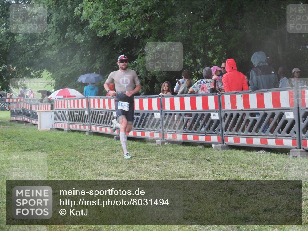 21.06.2025 - 27. Vierlanden-Triathlon KatJ http://msf.ph/oto/8031494 15.06.2025 13:40:51 Ziel 763, 1125 meine-sportfotos.de