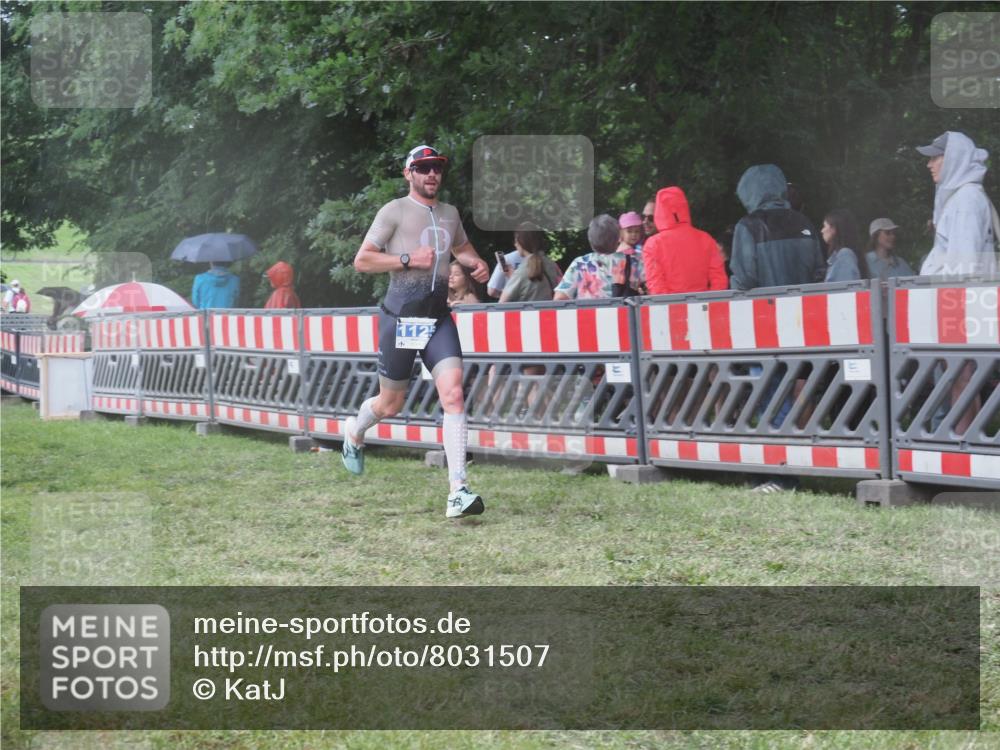 21.06.2025 - 27. Vierlanden-Triathlon KatJ http://msf.ph/oto/8031507 15.06.2025 13:40:51 Ziel 763, 1125 meine-sportfotos.de