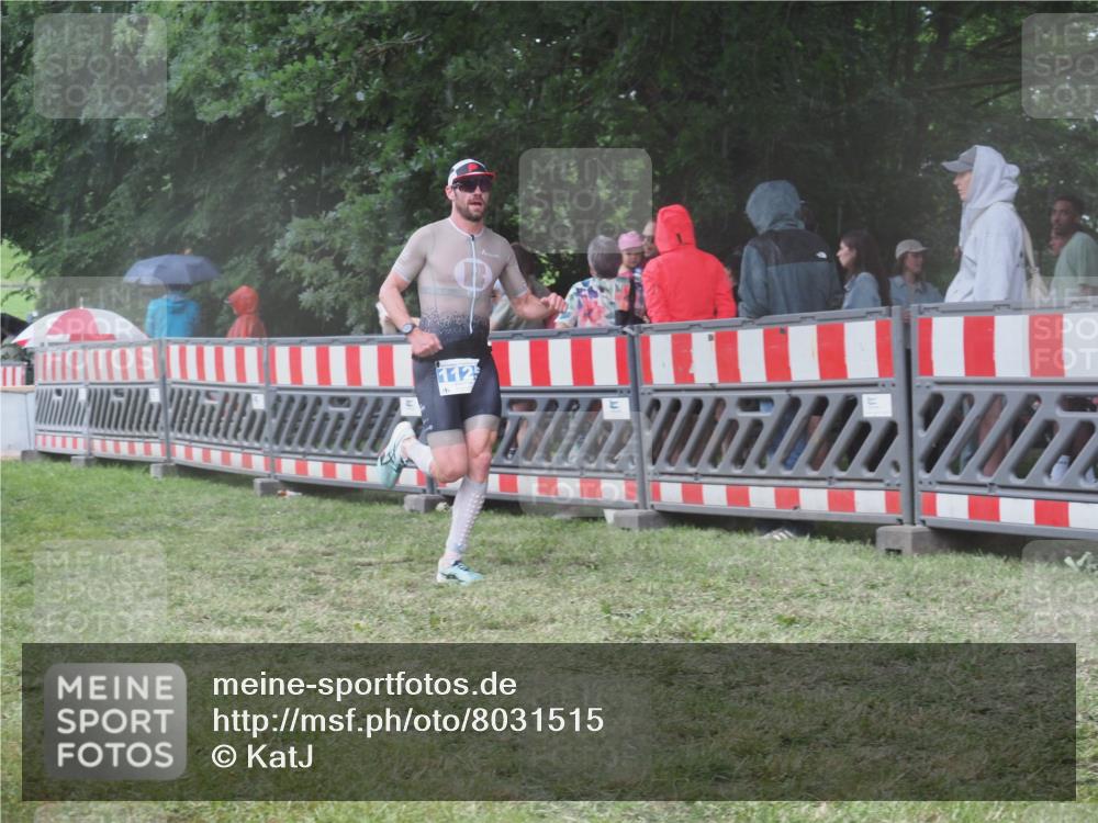 21.06.2025 - 27. Vierlanden-Triathlon KatJ http://msf.ph/oto/8031515 15.06.2025 13:40:51 Ziel 763, 1125 meine-sportfotos.de