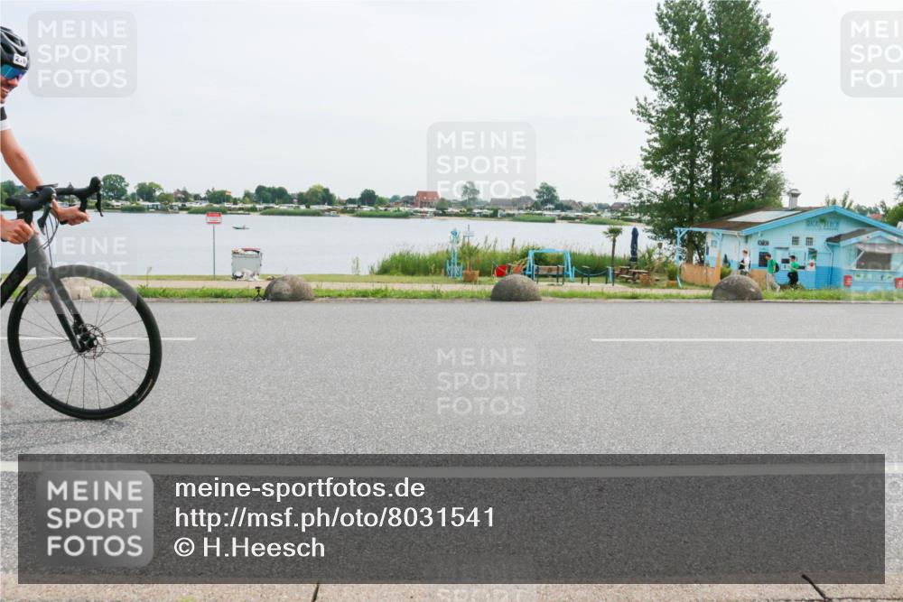 15.06.2025 - 27. Vierlanden-Triathlon H.Heesch http://msf.ph/oto/8031541 15.06.2025 10:36:43 Radfahren 102, 276, 283 meine-sportfotos.de
