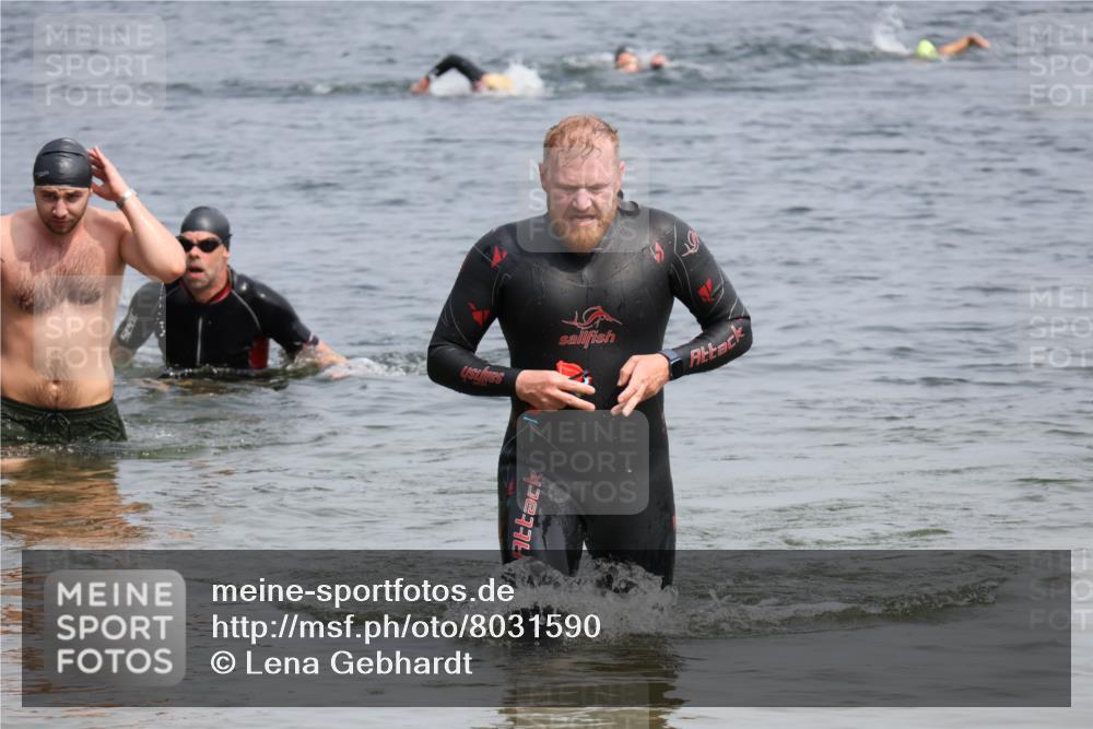 15.06.2025 - 27. Vierlanden-Triathlon Lena Gebhardt http://msf.ph/oto/8031590 15.06.2025 11:11:21 Schwimmen 843 meine-sportfotos.de