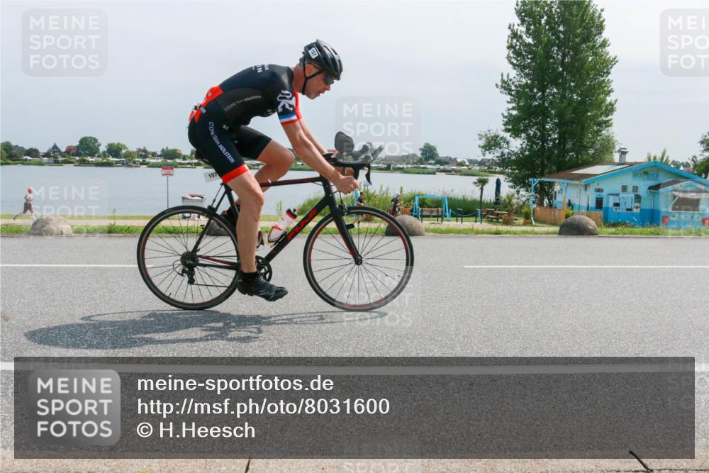 15.06.2025 - 27. Vierlanden-Triathlon H.Heesch http://msf.ph/oto/8031600 15.06.2025 11:33:30 Radfahren 157, 732 meine-sportfotos.de