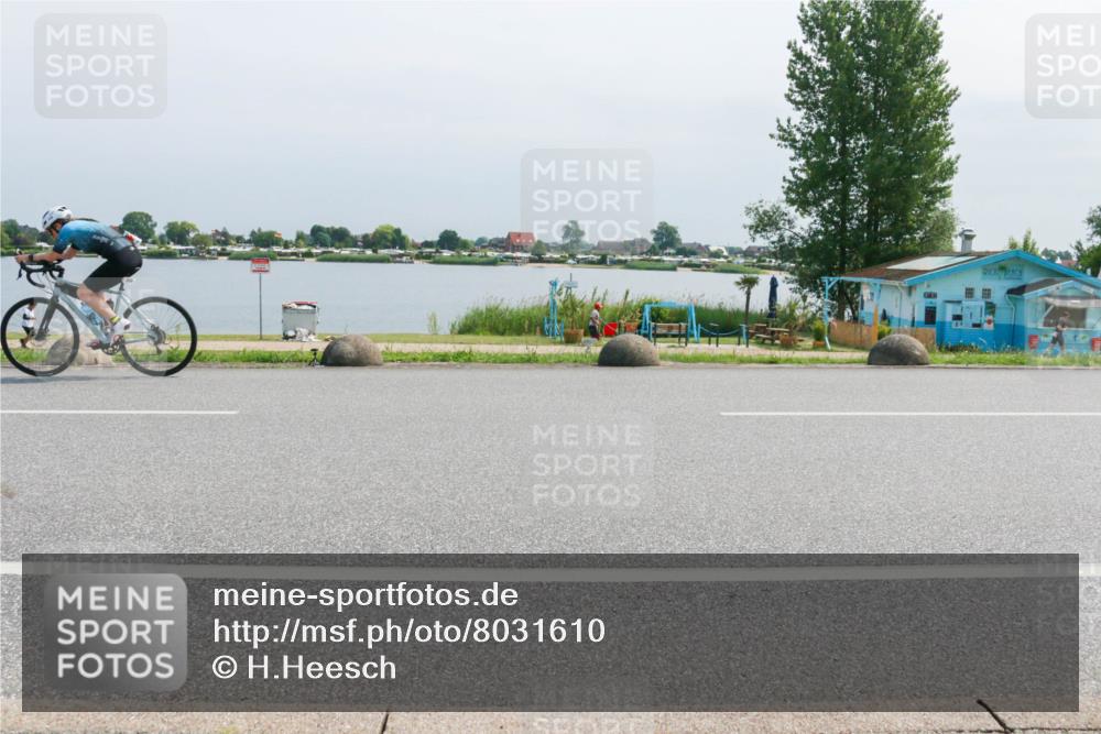 15.06.2025 - 27. Vierlanden-Triathlon H.Heesch http://msf.ph/oto/8031610 15.06.2025 11:33:35 Radfahren 229 meine-sportfotos.de
