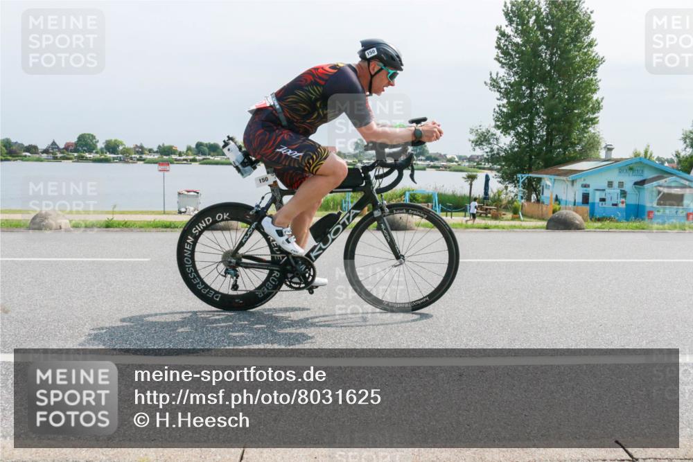 15.06.2025 - 27. Vierlanden-Triathlon H.Heesch http://msf.ph/oto/8031625 15.06.2025 11:33:44 Radfahren 150 meine-sportfotos.de