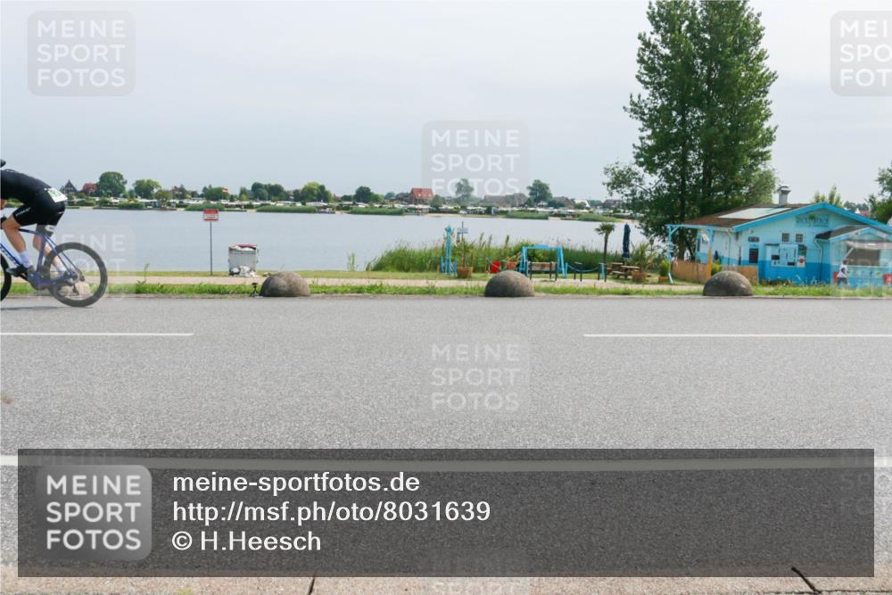 15.06.2025 - 27. Vierlanden-Triathlon H.Heesch http://msf.ph/oto/8031639 15.06.2025 11:33:48 Radfahren 238, 661, 692 meine-sportfotos.de