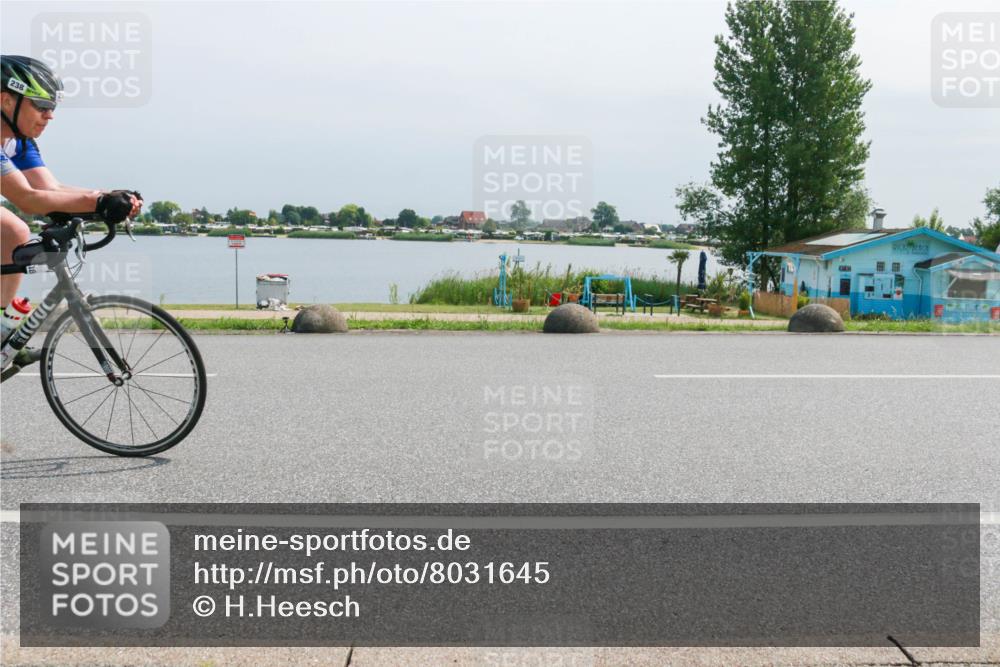 15.06.2025 - 27. Vierlanden-Triathlon H.Heesch http://msf.ph/oto/8031645 15.06.2025 11:33:49 Radfahren 238, 661, 692 meine-sportfotos.de
