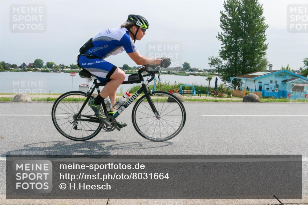 15.06.2025 - 27. Vierlanden-Triathlon H.Heesch http://msf.ph/oto/8031664 15.06.2025 11:33:49 Radfahren 238, 661, 692 meine-sportfotos.de