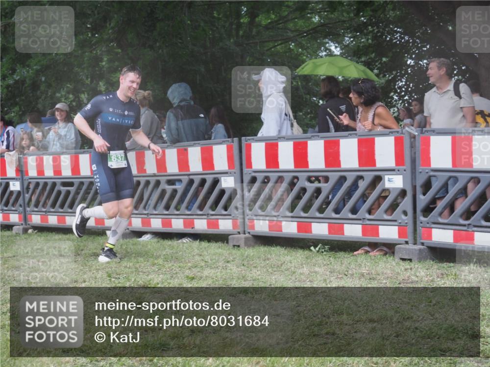 21.06.2025 - 27. Vierlanden-Triathlon KatJ http://msf.ph/oto/8031684 15.06.2025 13:41:09 Ziel 133, 167, 637, 925, 961 meine-sportfotos.de