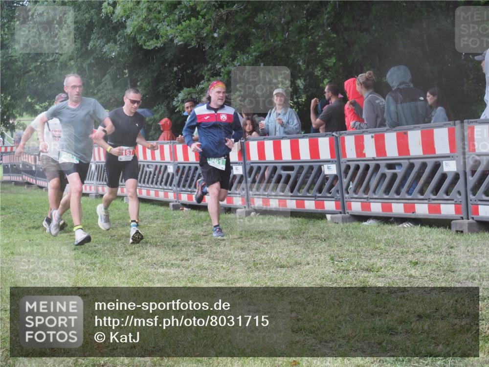 21.06.2025 - 27. Vierlanden-Triathlon KatJ http://msf.ph/oto/8031715 15.06.2025 13:41:10 Ziel 133, 167, 637, 961 meine-sportfotos.de