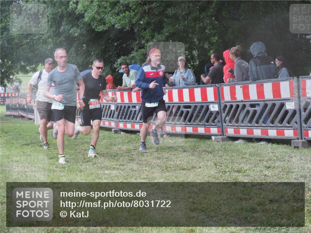 21.06.2025 - 27. Vierlanden-Triathlon KatJ http://msf.ph/oto/8031722 15.06.2025 13:41:10 Ziel 133, 167, 637, 961 meine-sportfotos.de