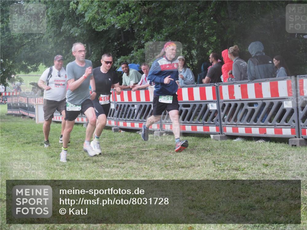 21.06.2025 - 27. Vierlanden-Triathlon KatJ http://msf.ph/oto/8031728 15.06.2025 13:41:11 Ziel 133, 167, 637, 961 meine-sportfotos.de
