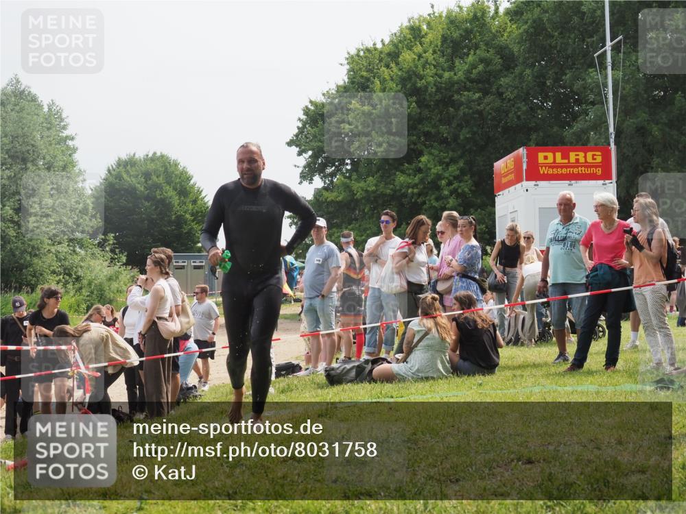 15.06.2025 - 27. Vierlanden-Triathlon KatJ http://msf.ph/oto/8031758 15.06.2025 11:10:48 Schwimmen 770, 832, 953 meine-sportfotos.de