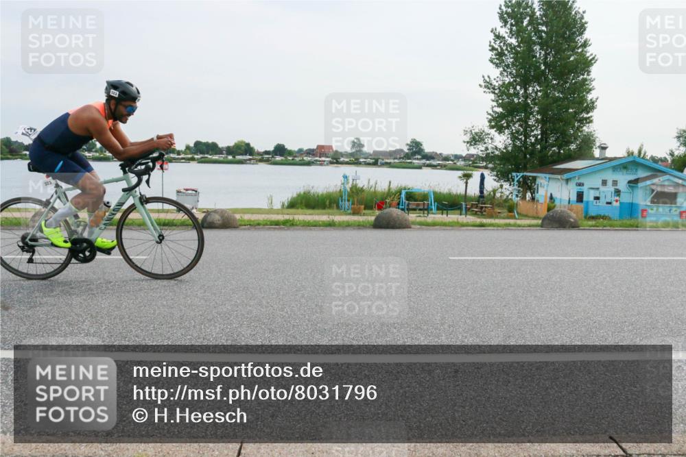 15.06.2025 - 27. Vierlanden-Triathlon H.Heesch http://msf.ph/oto/8031796 15.06.2025 10:38:11 Radfahren 286, 323 meine-sportfotos.de