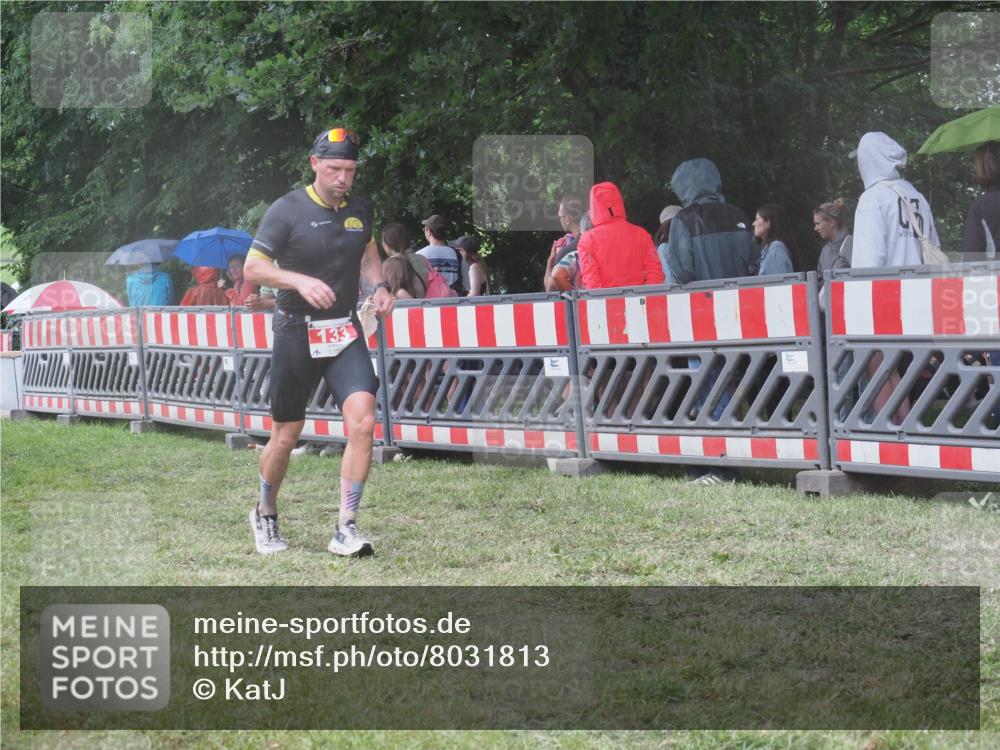 21.06.2025 - 27. Vierlanden-Triathlon KatJ http://msf.ph/oto/8031813 15.06.2025 13:41:18 Ziel 133 meine-sportfotos.de