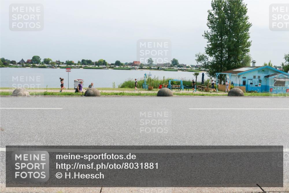 15.06.2025 - 27. Vierlanden-Triathlon H.Heesch http://msf.ph/oto/8031881 15.06.2025 11:34:20 Radfahren 806 meine-sportfotos.de