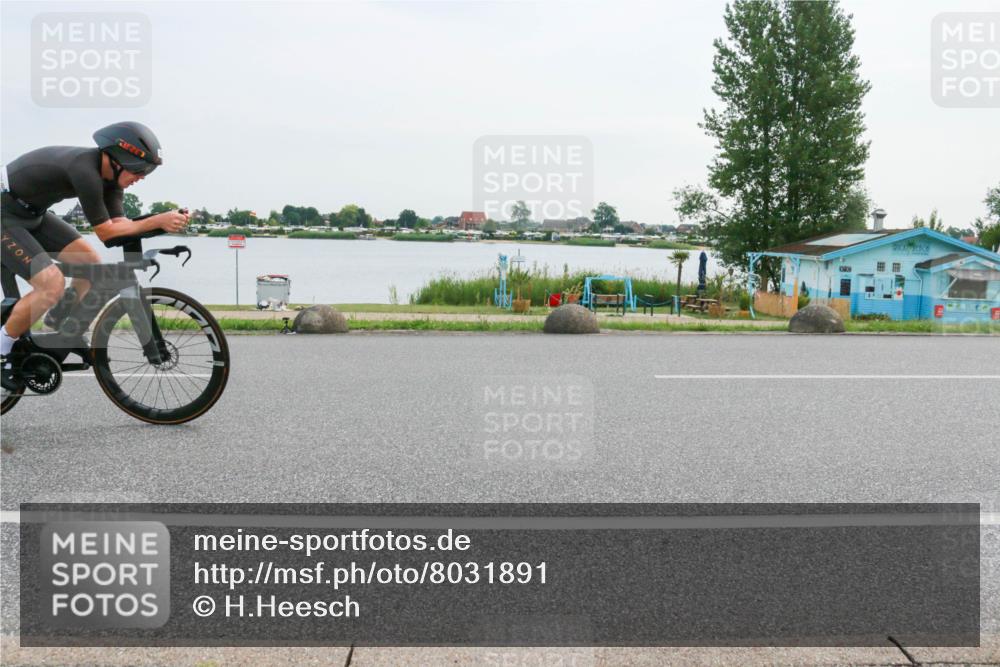 15.06.2025 - 27. Vierlanden-Triathlon H.Heesch http://msf.ph/oto/8031891 15.06.2025 10:38:29 Radfahren 7, 13, 88, 218, 258 meine-sportfotos.de