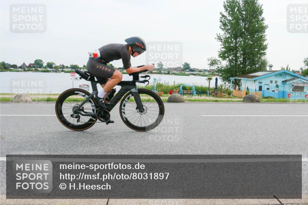 15.06.2025 - 27. Vierlanden-Triathlon H.Heesch http://msf.ph/oto/8031897 15.06.2025 10:38:29 Radfahren 7, 13, 88, 218, 258 meine-sportfotos.de