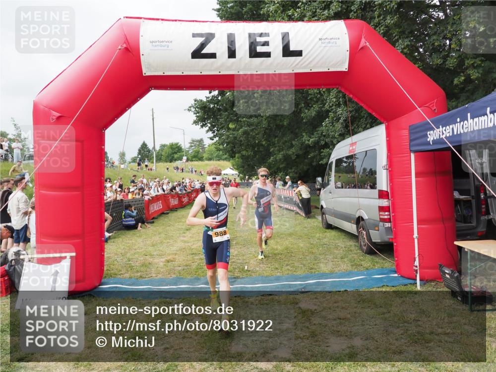 21.06.2025 - 27. Vierlanden-Triathlon MichiJ http://msf.ph/oto/8031922 15.06.2026 12:49:18 Ziel 764, 984, 986, 987, 988 meine-sportfotos.de