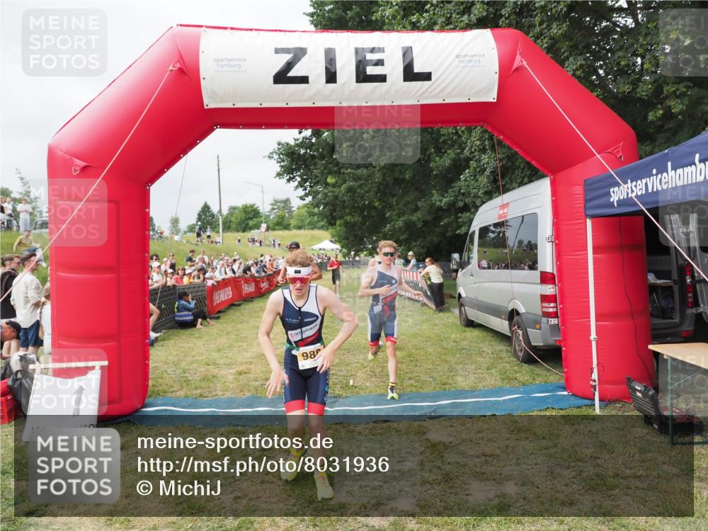 21.06.2025 - 27. Vierlanden-Triathlon MichiJ http://msf.ph/oto/8031936 15.06.2026 12:49:18 Ziel 764, 984, 986, 987, 988 meine-sportfotos.de