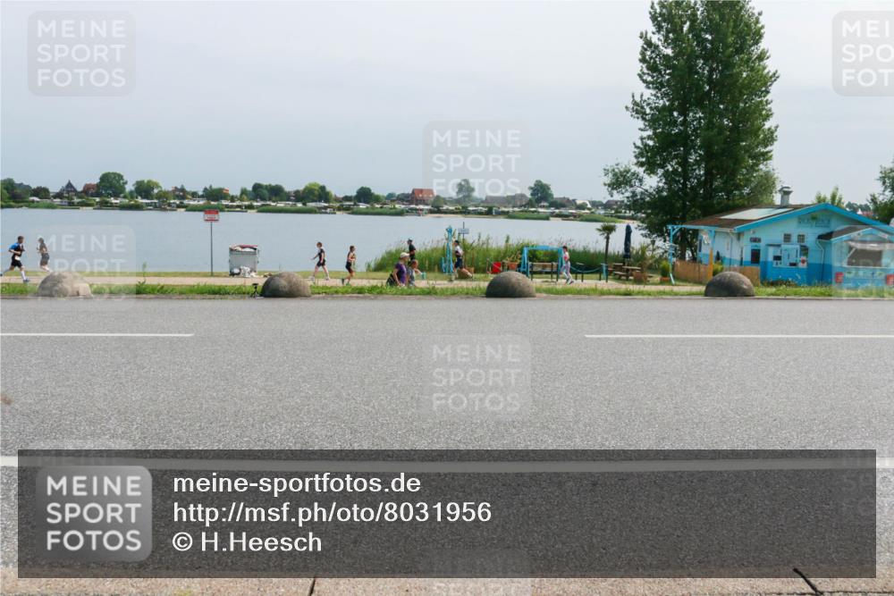 15.06.2025 - 27. Vierlanden-Triathlon H.Heesch http://msf.ph/oto/8031956 15.06.2025 11:34:22 Radfahren 806 meine-sportfotos.de