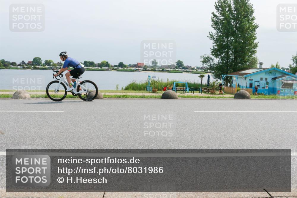 15.06.2025 - 27. Vierlanden-Triathlon H.Heesch http://msf.ph/oto/8031986 15.06.2025 11:34:37 Radfahren 250, 740, 935 meine-sportfotos.de