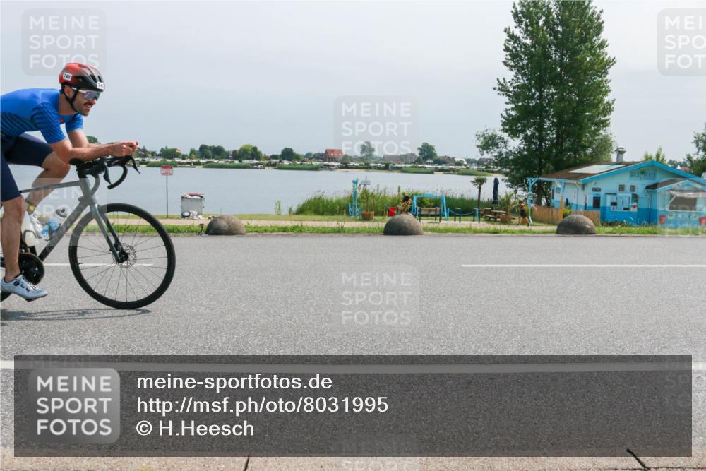 15.06.2025 - 27. Vierlanden-Triathlon H.Heesch http://msf.ph/oto/8031995 15.06.2025 11:34:39 Radfahren 740, 775, 935 meine-sportfotos.de