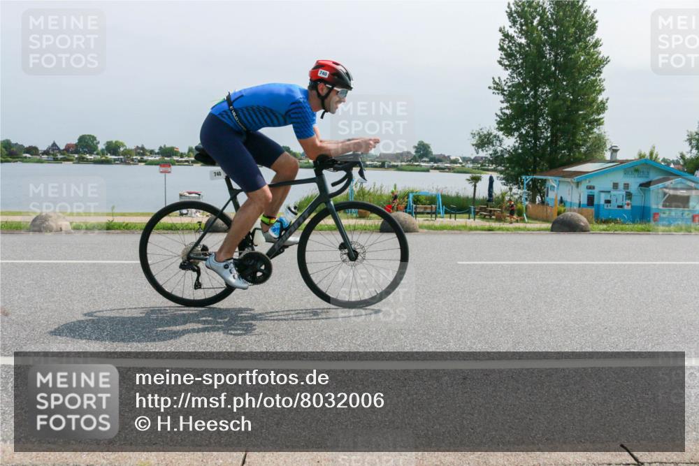 15.06.2025 - 27. Vierlanden-Triathlon H.Heesch http://msf.ph/oto/8032006 15.06.2025 11:34:39 Radfahren 740, 775, 935 meine-sportfotos.de