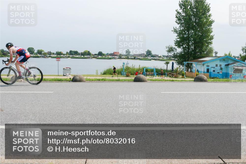 15.06.2025 - 27. Vierlanden-Triathlon H.Heesch http://msf.ph/oto/8032016 15.06.2025 11:34:41 Radfahren 740, 775, 935 meine-sportfotos.de