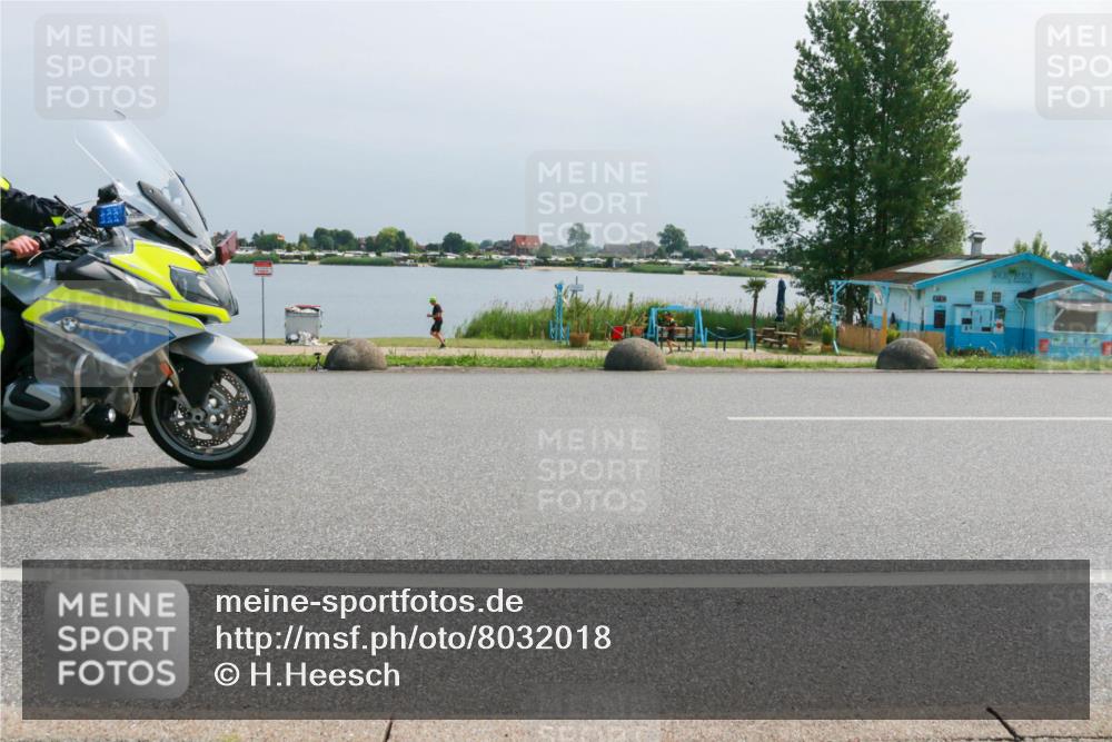 15.06.2025 - 27. Vierlanden-Triathlon H.Heesch http://msf.ph/oto/8032018 15.06.2025 11:34:42 Radfahren 740, 775, 935 meine-sportfotos.de