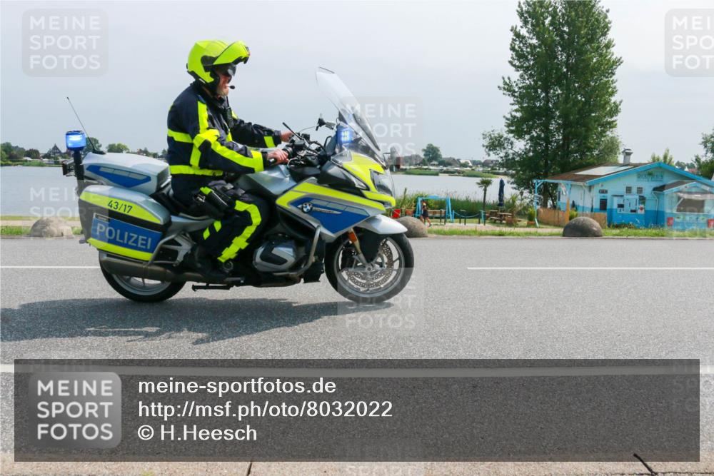 15.06.2025 - 27. Vierlanden-Triathlon H.Heesch http://msf.ph/oto/8032022 15.06.2025 11:34:42 Radfahren 740, 775, 935 meine-sportfotos.de