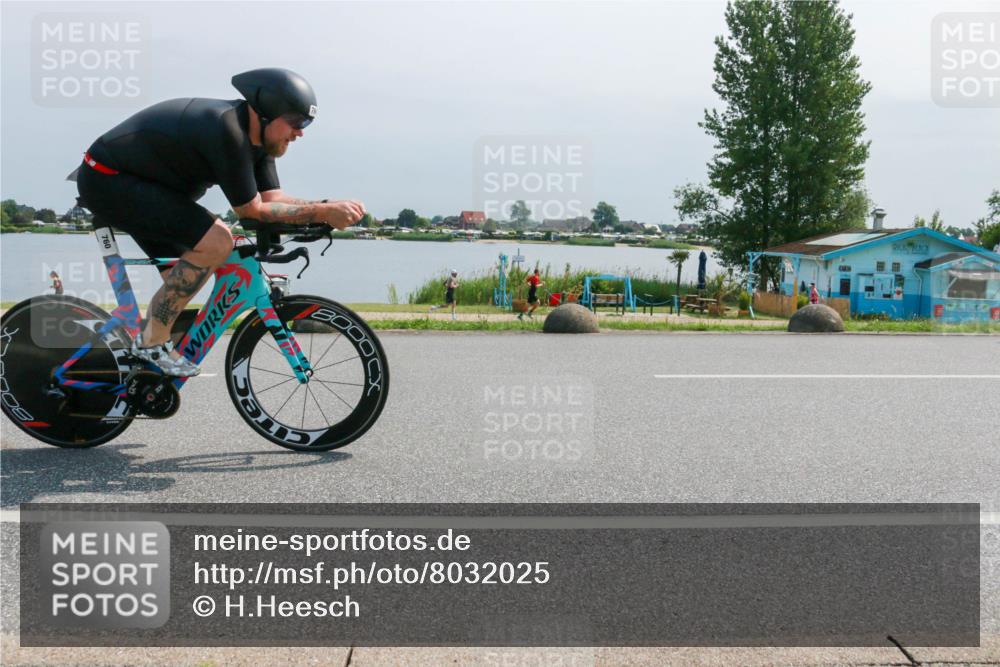 15.06.2025 - 27. Vierlanden-Triathlon H.Heesch http://msf.ph/oto/8032025 15.06.2025 11:34:50 Radfahren 707, 760, 894 meine-sportfotos.de