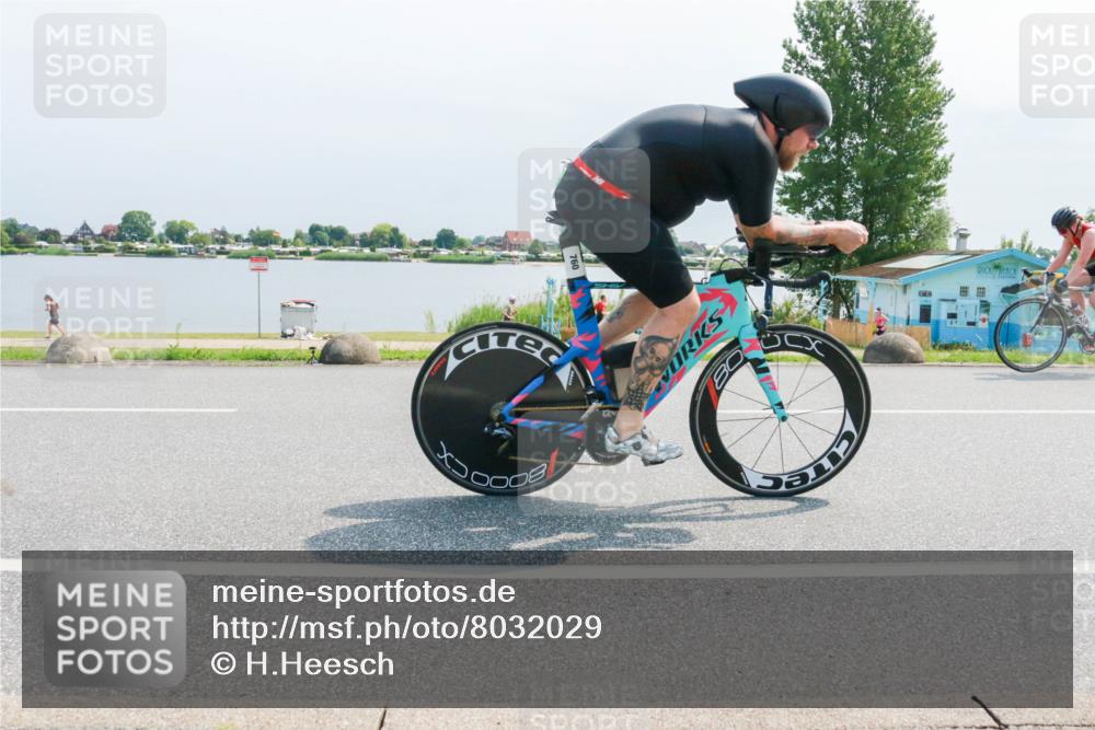 15.06.2025 - 27. Vierlanden-Triathlon H.Heesch http://msf.ph/oto/8032029 15.06.2025 11:34:50 Radfahren 707, 760, 894 meine-sportfotos.de