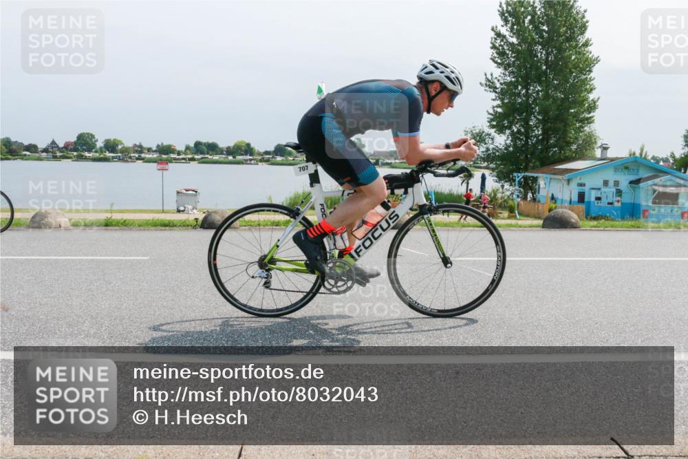 15.06.2025 - 27. Vierlanden-Triathlon H.Heesch http://msf.ph/oto/8032043 15.06.2025 11:34:52 Radfahren 638, 707, 760, 894, 961 meine-sportfotos.de