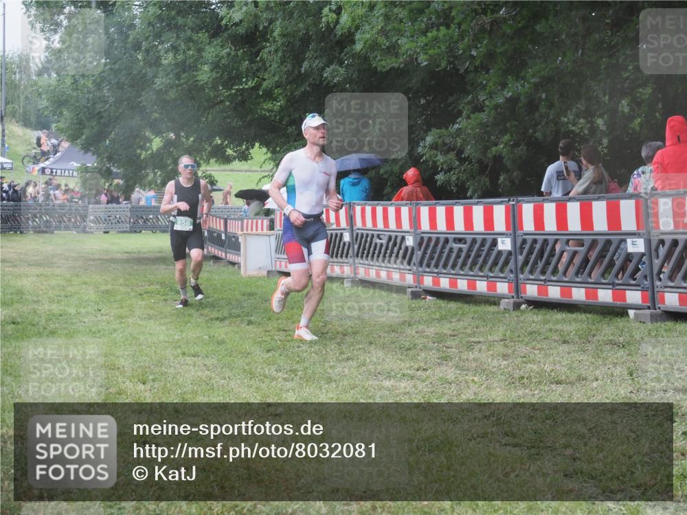 21.06.2025 - 27. Vierlanden-Triathlon KatJ http://msf.ph/oto/8032081 15.06.2025 13:42:22 Ziel 139, 858 meine-sportfotos.de