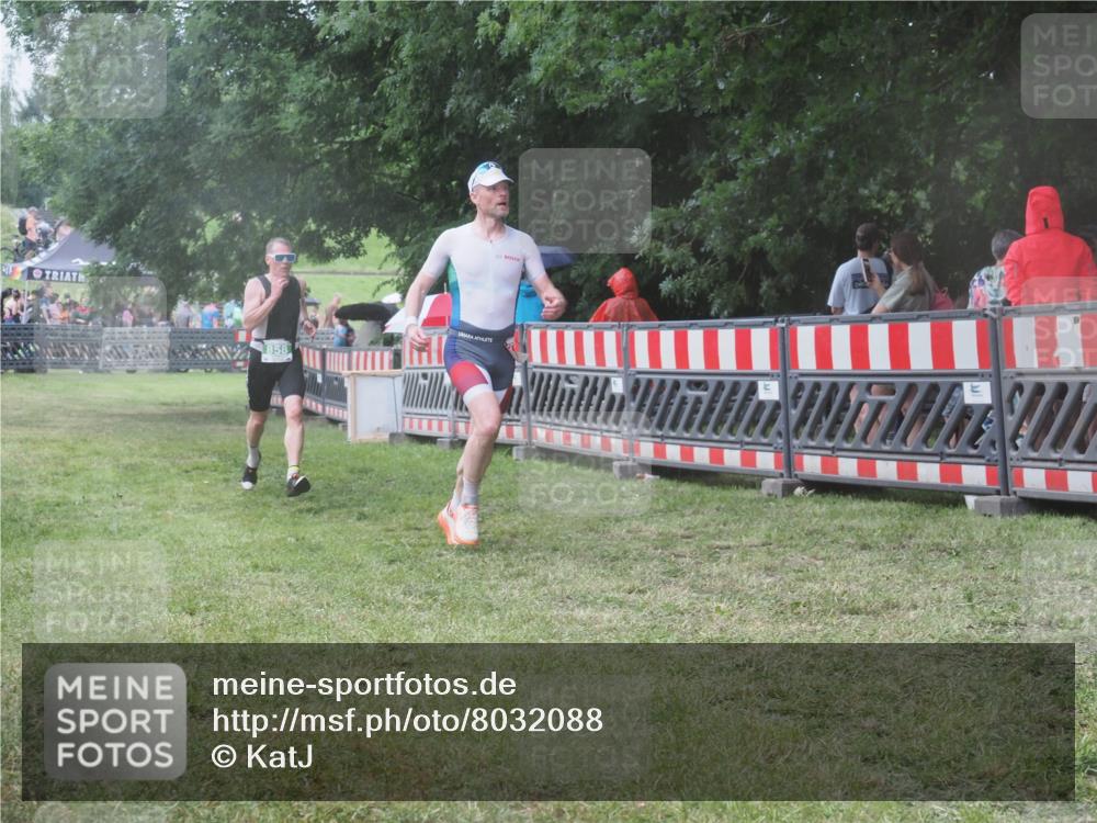 21.06.2025 - 27. Vierlanden-Triathlon KatJ http://msf.ph/oto/8032088 15.06.2025 13:42:22 Ziel 139, 858 meine-sportfotos.de