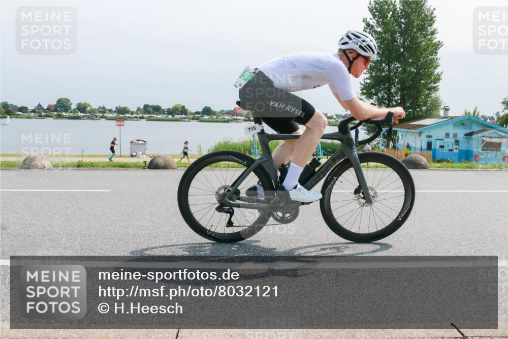 15.06.2025 - 27. Vierlanden-Triathlon H.Heesch http://msf.ph/oto/8032121 15.06.2025 11:35:04 Radfahren 662, 715 meine-sportfotos.de