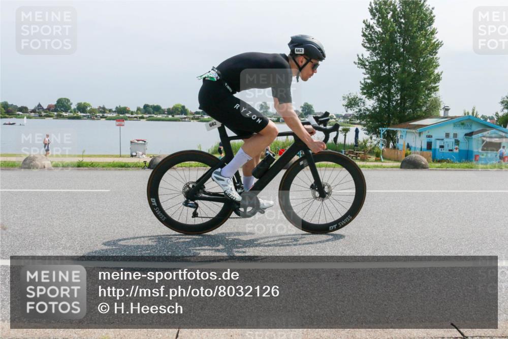 15.06.2025 - 27. Vierlanden-Triathlon H.Heesch http://msf.ph/oto/8032126 15.06.2025 11:35:07 Radfahren 662, 715 meine-sportfotos.de