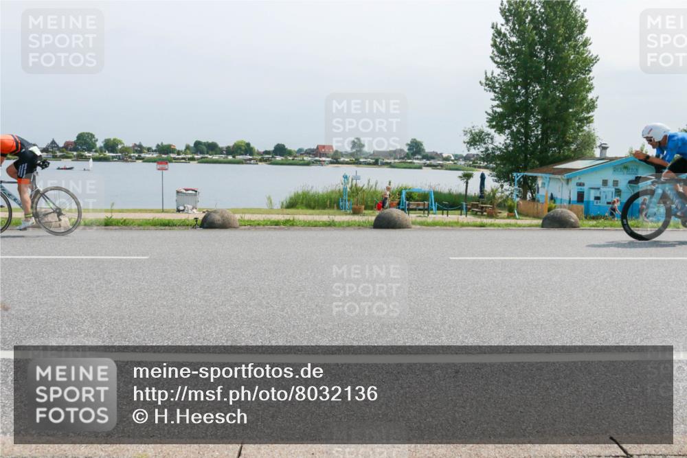 15.06.2025 - 27. Vierlanden-Triathlon H.Heesch http://msf.ph/oto/8032136 15.06.2025 11:35:16 Radfahren 695, 730 meine-sportfotos.de
