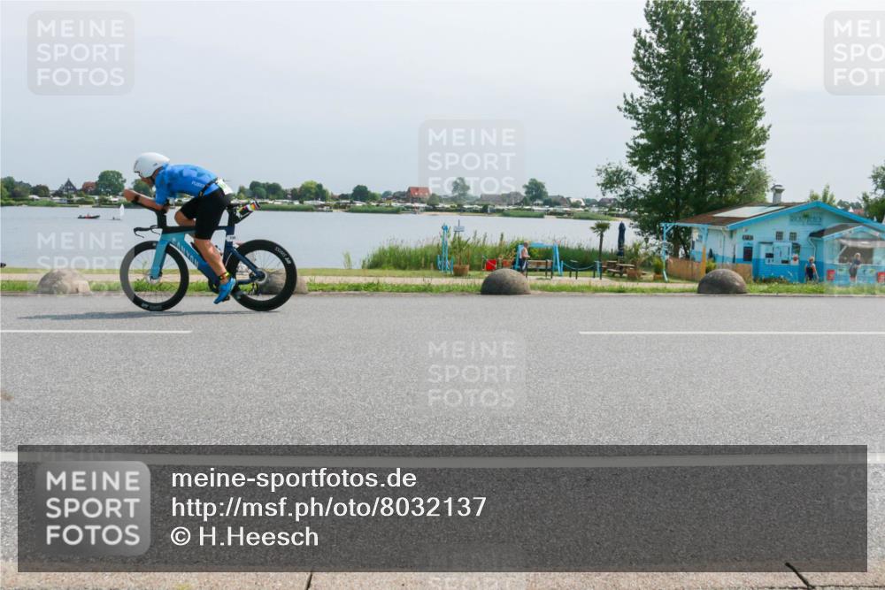15.06.2025 - 27. Vierlanden-Triathlon H.Heesch http://msf.ph/oto/8032137 15.06.2025 11:35:16 Radfahren 695, 730 meine-sportfotos.de