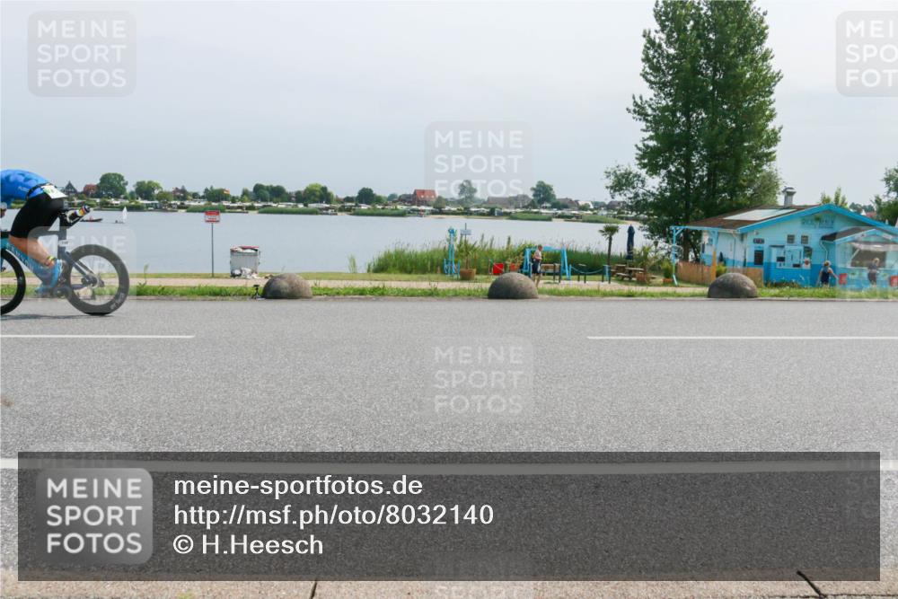 15.06.2025 - 27. Vierlanden-Triathlon H.Heesch http://msf.ph/oto/8032140 15.06.2025 11:35:16 Radfahren 695, 730 meine-sportfotos.de
