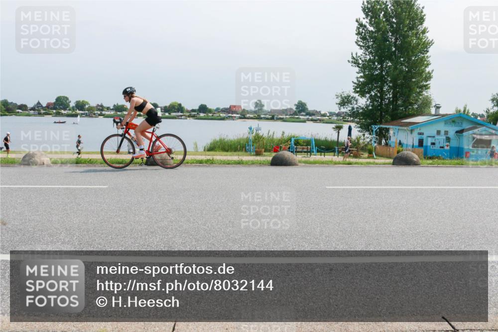 15.06.2025 - 27. Vierlanden-Triathlon H.Heesch http://msf.ph/oto/8032144 15.06.2025 11:35:18 Radfahren 695, 730, 922 meine-sportfotos.de