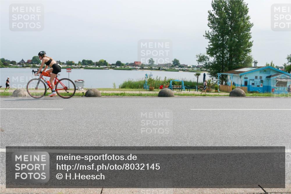 15.06.2025 - 27. Vierlanden-Triathlon H.Heesch http://msf.ph/oto/8032145 15.06.2025 11:35:19 Radfahren 695, 730, 922 meine-sportfotos.de