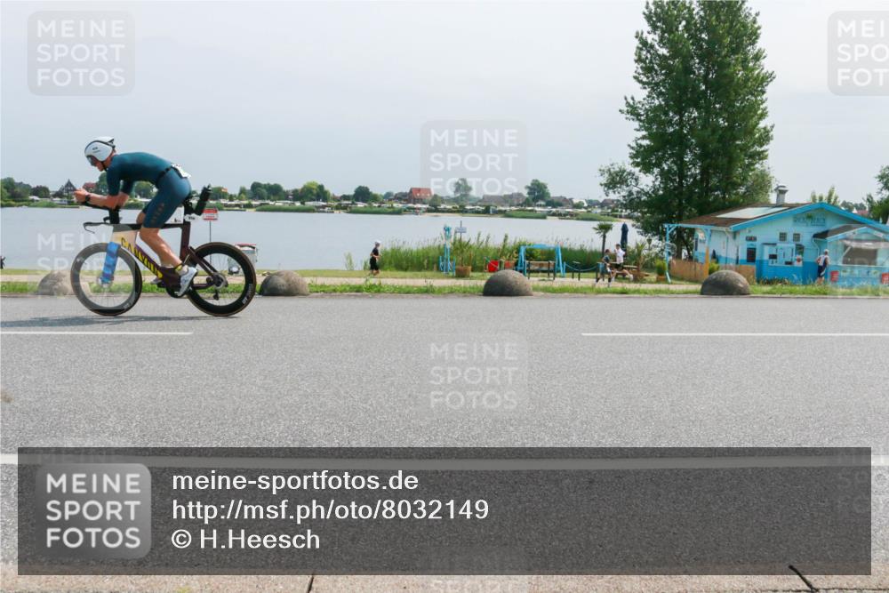 15.06.2025 - 27. Vierlanden-Triathlon H.Heesch http://msf.ph/oto/8032149 15.06.2025 11:35:23 Radfahren 58, 656, 730, 922 meine-sportfotos.de